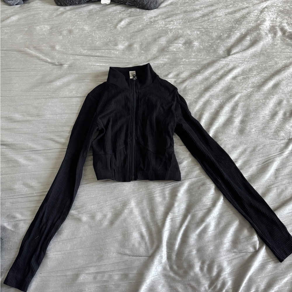 Forever 21 Black Long Sleeve Zip-Up Top